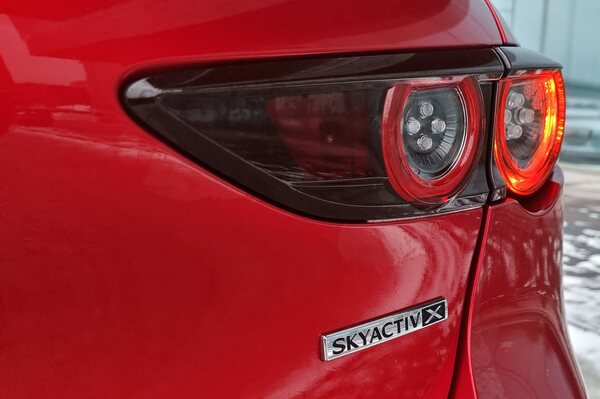 Mazda3 Skyactiv-X - uutta polttomoottoririntamalla