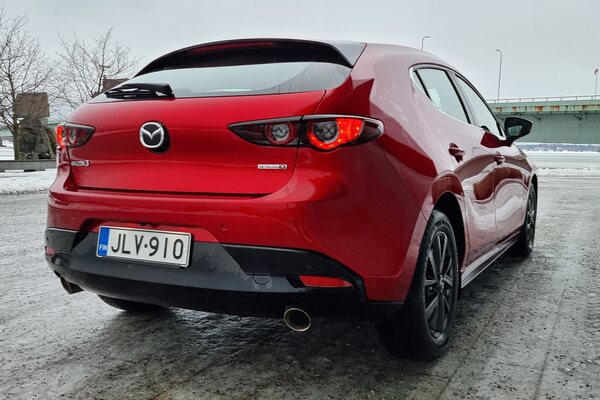 Mazda3 Skyactiv-X - uutta polttomoottoririntamalla