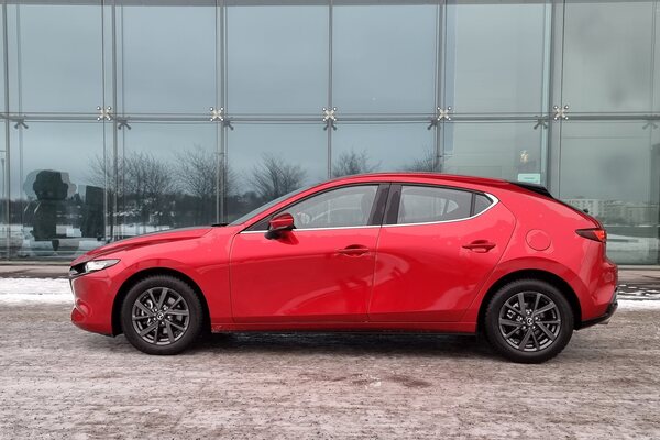 Mazda3 Skyactiv-X - uutta polttomoottoririntamalla