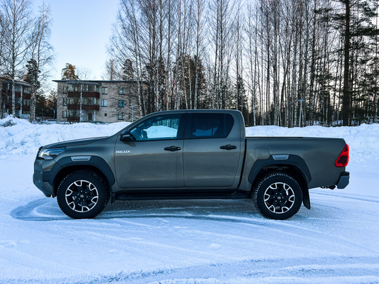 Toyota Hilux – Työn raskaan raataja