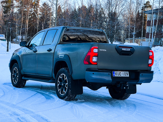 Toyota Hilux – Työn raskaan raataja