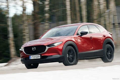 Mazda CX-30 - houkutteleva paketti korkean ajoasennon ystävälle