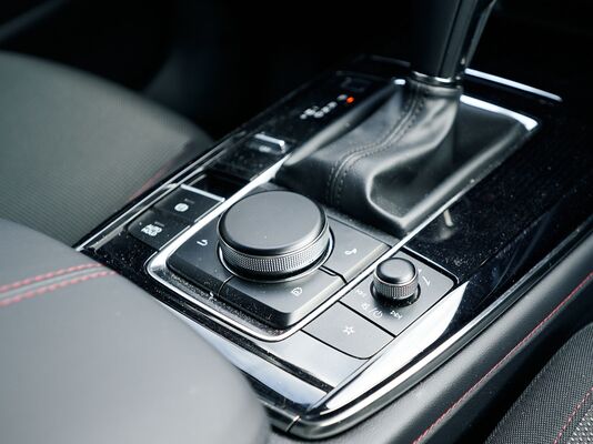 Mazda CX-30 - houkutteleva paketti korkean ajoasennon ystävälle