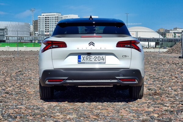 Citroen C5 X - kolme autoa yhdessä?