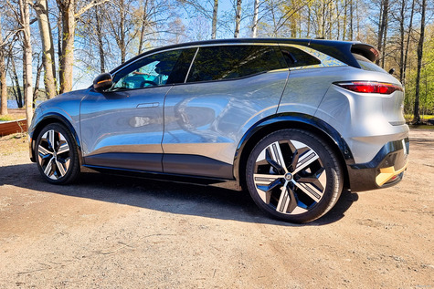 Renault Megane E-Tech - tyyliä, tunnelmaa ja hintaa