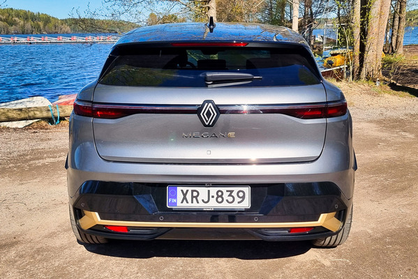 Renault Megane E-Tech - tyyliä, tunnelmaa ja hintaa