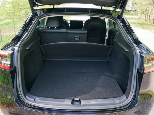 Tesla Model Y Performance - suorituskykyä ja taloudellisuutta