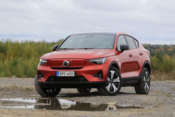 Volvo C40 on se kauniimpi pikkumaasturi