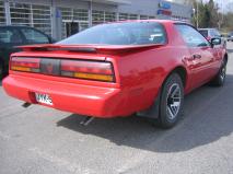 Tyypit: Pontiac Firebird Sport Coupé