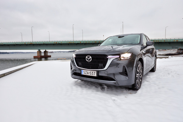 Mazda CX-60 - iso ja sporttinen katumaasturi