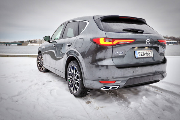 Mazda CX-60 - iso ja sporttinen katumaasturi