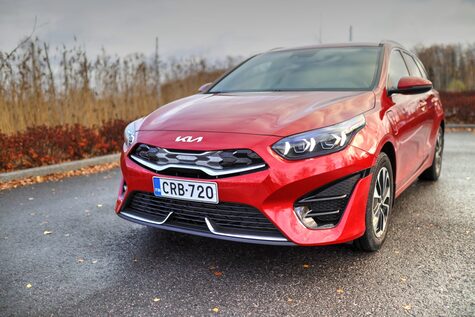 Kia Ceed SW Plug-in Hybrid - edullinen lataushybridi farmarina