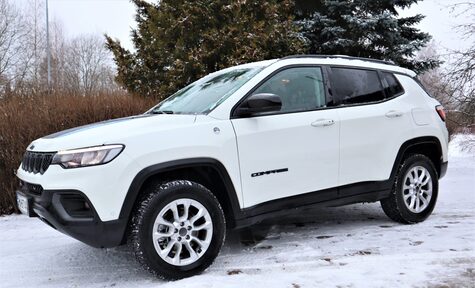 Hybridivoimaa katumaasturiluokkaan -	Jeep Compass PHEV 4xe Trailhawk