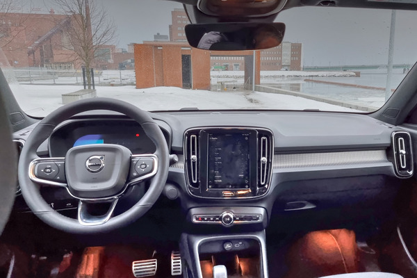 Volvo XC 40 Recharge Single Motor - Volvon edullisin sähköauto