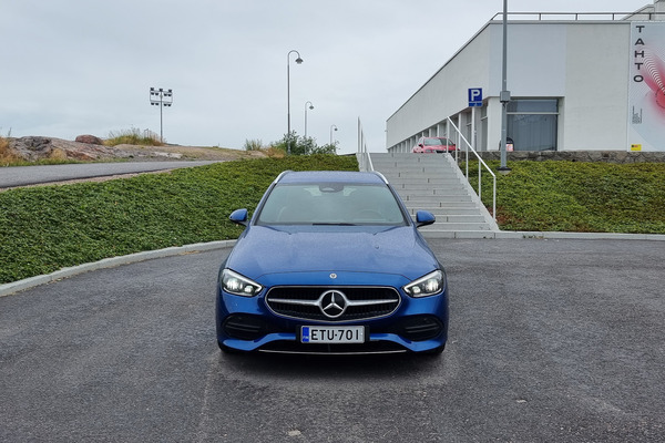 Mercedes-Benz C 200 4Matic T - laadukas kokonaisuus