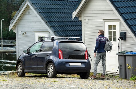 Mitä sähköauton latausaseman asennus maksaa? Katso hintaesimerkit