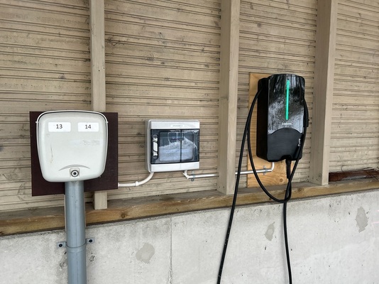 Mitä sähköauton latausaseman asennus maksaa? Katso hintaesimerkit