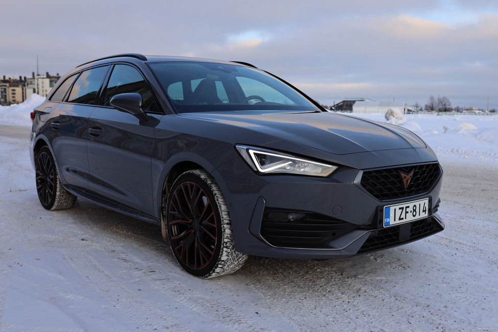 Cupra Leon Sportstourer PHEV - ladattava hybridi sporttisin maustein