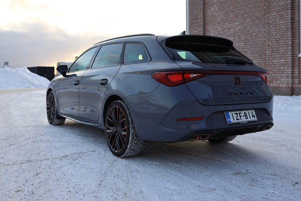 Cupra Leon Sportstourer PHEV - ladattava hybridi sporttisin maustein