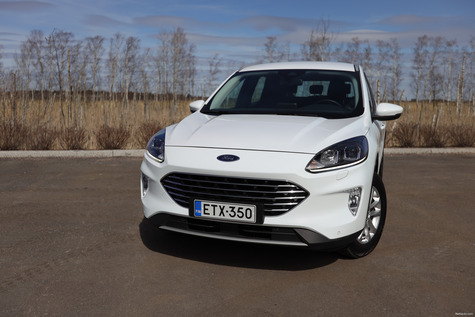 Ford Kuga HEV - suosikkimalli täyshybridinä