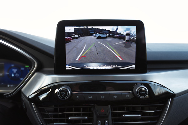 Ford Kuga HEV - suosikkimalli täyshybridinä