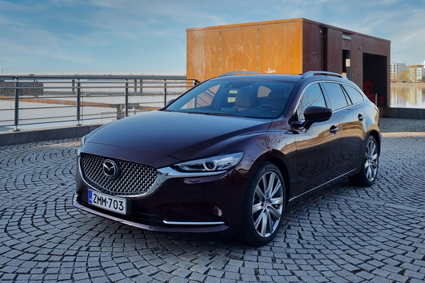 Mazda6 Wagon 20th Anniversary - päivitys ja juhlaversio