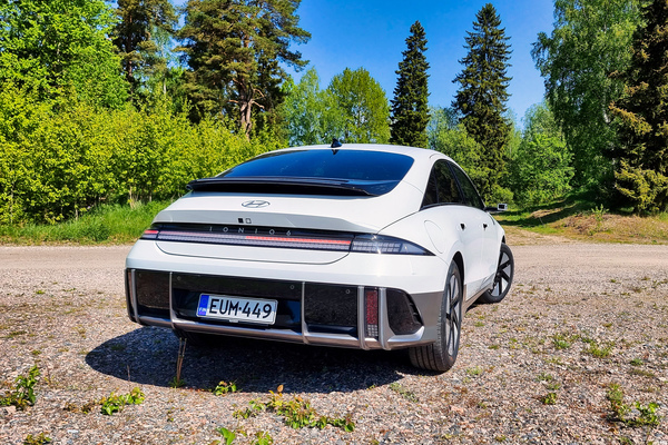 Hyundai Ioniq 6 - sähkösukkula korealaisittain
