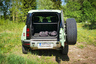 Land Rover Defender 75th - Juhlamallin kuninkaallinen kyyti