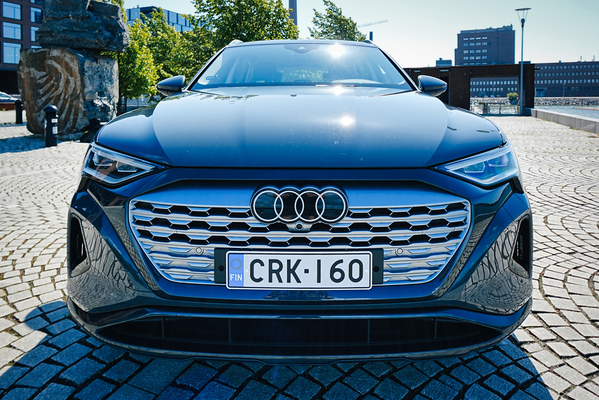 Audi Q8 e-tron Progress - Iso sähköauto kohtuullisella panoksella