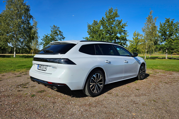 Peugeot 508 SW - Farmari ranskalaisittain