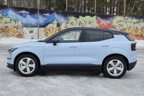 Koeajo: Volvo EX30 - Pieni sähköauto rekisteröintien kärkeen