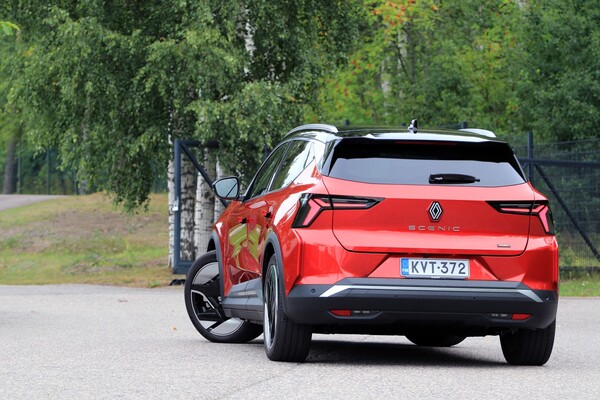 Koeajo: Renault Scenic E-Tech – Lähes täydellinen suoritus