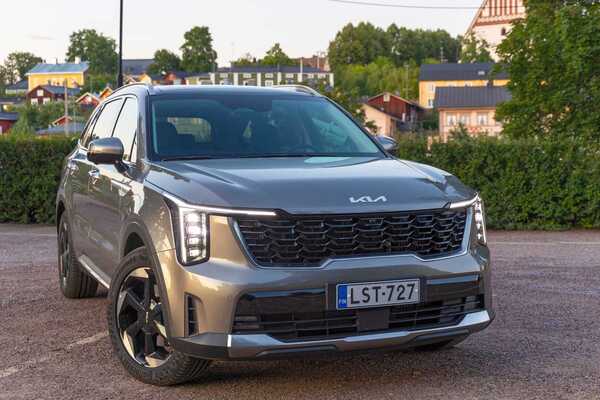 Koeajo: Kia Sorento – Hyvä katumaasturi muuttui entistä paremmaksi