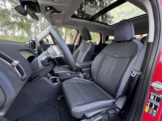 Koeajo: Mini Countryman SE – Perhekokoisena ei enää niin Mini