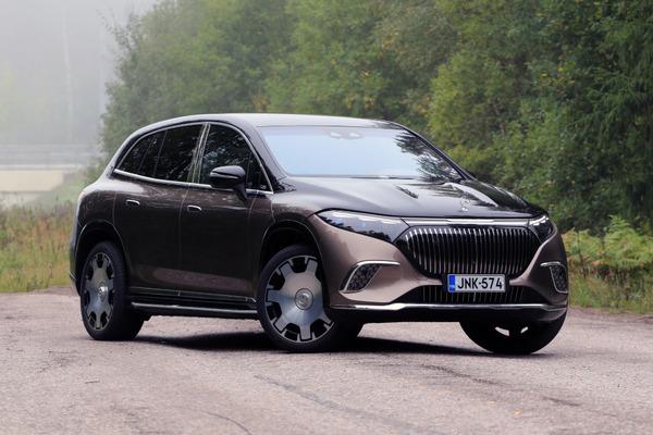 Koeajo: Mercedes-Maybach EQS on kuin pyörillä kulkeva loistojahti