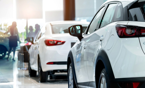 Auto vaihtuu, mutta miksi ja miten? Näin suomalainen ostaa autonsa