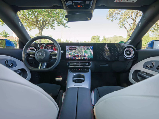 Koeajo: Mercedes-Benz räväyttää kaikki kortit uusiksi CLA-sähköautolla