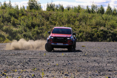 Koeajo: Toyota Hilux GR Sport II on työkalujen työkalusta laadittu sporttimalli