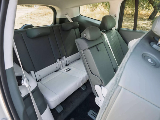 Koeajo: Valtava sähkömaasturi Hyundai Ioniq 9 tuo kodin mukavuudet tien päälle