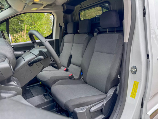 Koeajo: Toyota Proace City - Ällistyttävän pihi työjuhta, joka ei jätä pulaan