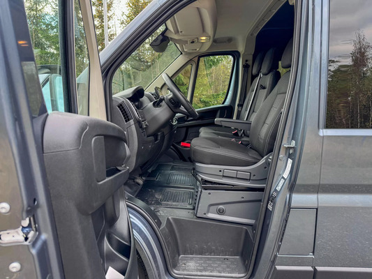 Koeajo: Retkeilyauto Toyota Proace Max tarjoaa monikäyttöisen tukikohdan