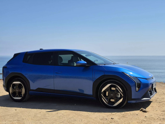 Koeajo: Kia EV4 on järkevä ja käytännöllinen sähköauto suomalaiseen makuun