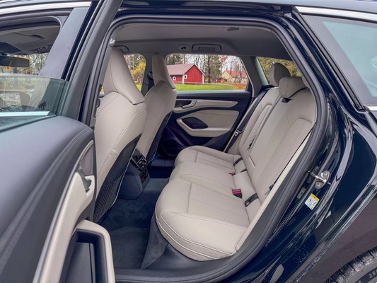 Koeajo: Audi A6 Avant e-hybrid peittoaa katumaasturit ajettavuudellaan