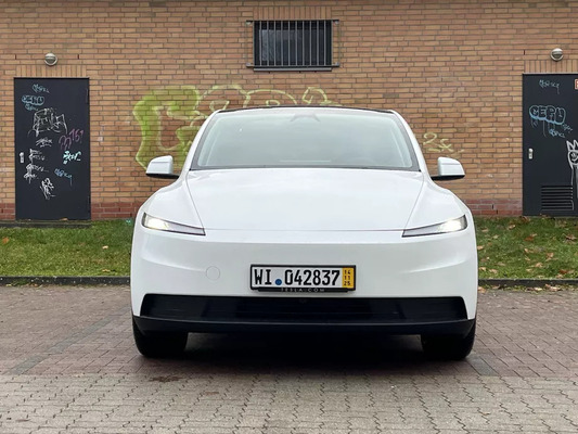 Koeajo: Uusi halvempi Tesla Model Y Standard – Mitä saa 40 tonnilla?