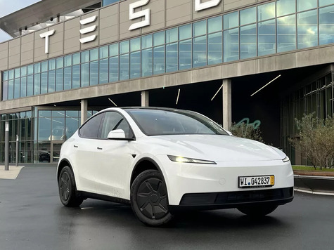 Koeajo: Uusi halvempi Tesla Model Y Standard – Mitä saa 40 tonnilla?