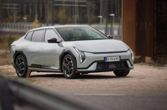 Koeajo: Kia EV4 Fastbackin muotokieli saa kilpailijat näyttämään eiliseltä