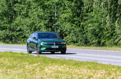 Koeajo: Opel Astra hybridi on yllättävän taloudellinen perheauto