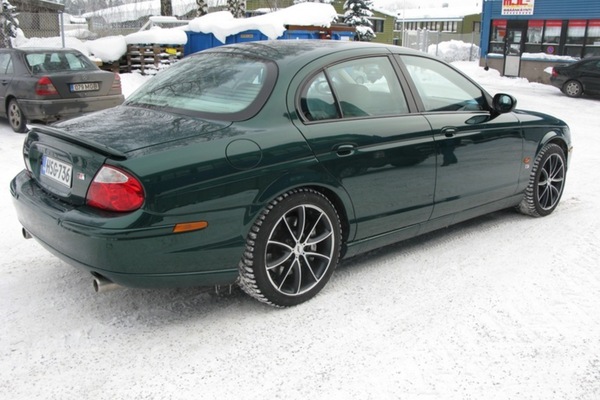 Tyypit: Jaguar S-type R