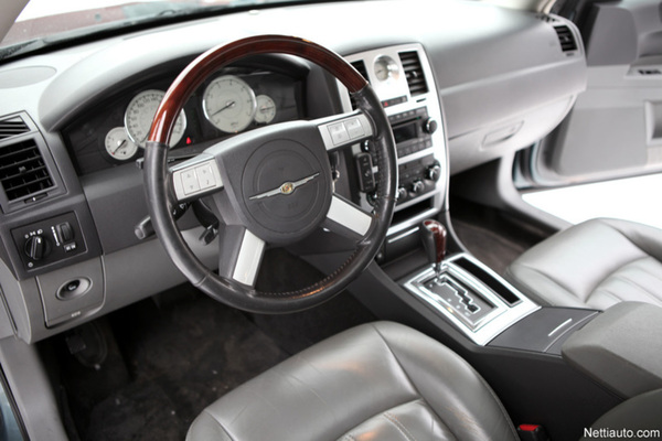 Chrysler 300C V8 Hemi