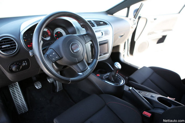 Seat Leon Cupra: Sportin sisään piilotettu perheauto